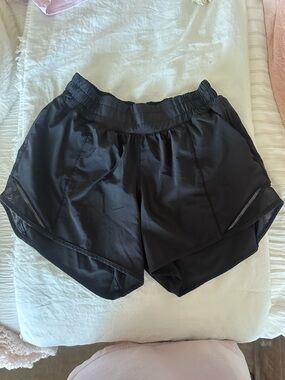 Black lulu short size 4, 4”